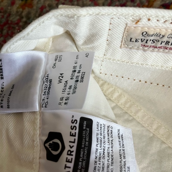 Levi's 501 Women's White Floral Embroidered Shorts - Picture 5 of 7